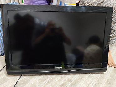 hd: Телевизор Samsung, диагональ примерно 32–37". - Плоская панель — 1