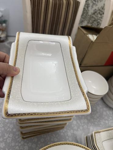 Наборы посуды: Набор фарфоровой посуды с золотым кантом - Материал: тонкий фарфор — 12