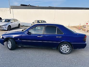 mersedes arxa stoplar: Mercedes-Benz C-Class: 2 l | 1994 il Sedan — 5
