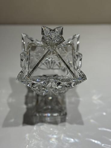 xonca qablari: Bohemia Jihlava Pyramid Xrustal Ayaqlı Konfet Qabı 286 mm. Karacadan — 2
