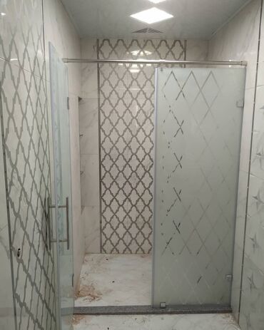 Duş kabinaları, arakəsmələr: Yeni Üstü açıq kabina, Künc üçün, Ödənişli çatdırılma — 8