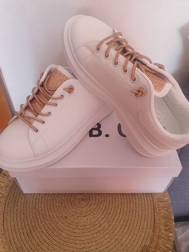 burberry patike zenske: 39, color - White