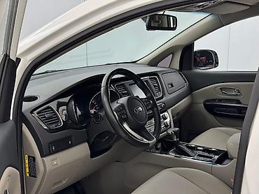 Kia: Kia Carnival: 2019 г., Минивэн — 10