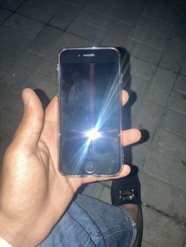 islenmis notbuk: IPhone 8, 64 GB, Qara, Barmaq izi