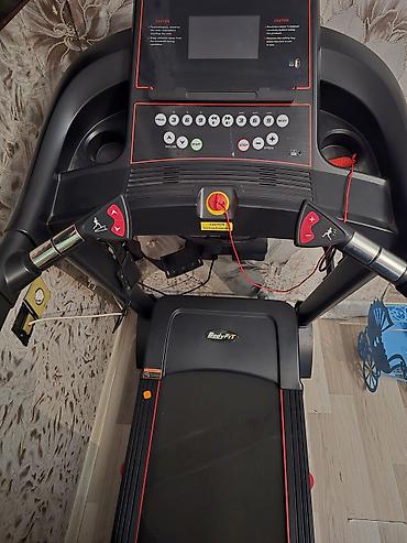 ev turniki: BodyFit qaçış trenajoru - Güclü, səssiz elektrik mühərriki ilə evdə — 6