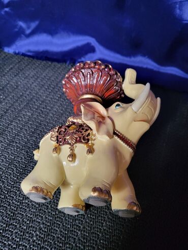 Figure: Figura, bоја - Šareno, Novo — 14