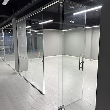 Аренда офисов: Аренда офисов, 178 м², В торговом центре, С видом на горы, С оборудованием, С отдельной кухней — 6