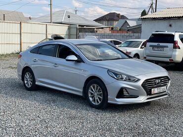 Mercedes-Benz: Hyundai Sonata: 2018 г., 2 л, Автомат, Газ, Седан