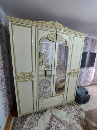 сколько стоит встроенный шкаф купе 3 метра: Спальный гарнитур, цвет - Бежевый