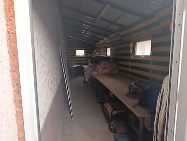 Продажа коттеджей и домов: Продаётся дом с хозяйственным двором и постройками. Основные — 6