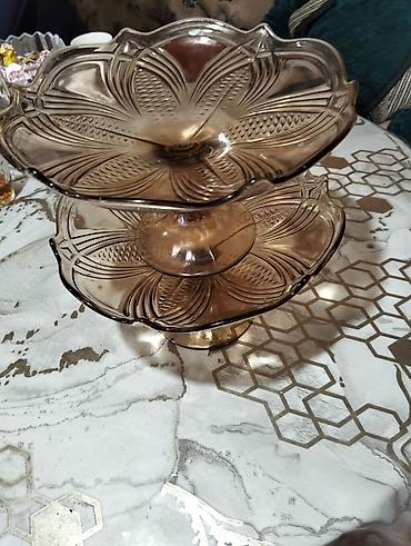 qab dəsti: Şüşə şirniyyat/qənnadı qabı – 2 mərtəbəli dəst - Material: qalın — 1
