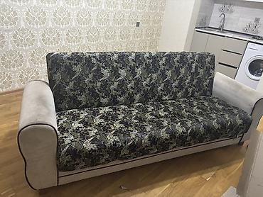 Divanlar: Klassik üslubda 3 nəfərlik divan - Dizayn: Qara fon üzərində bitki — 1
