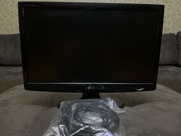andiroid manitor: Ela veziyyetde LG firmasinin monitoru. 21,5 duym, 60HZ, genişformatli