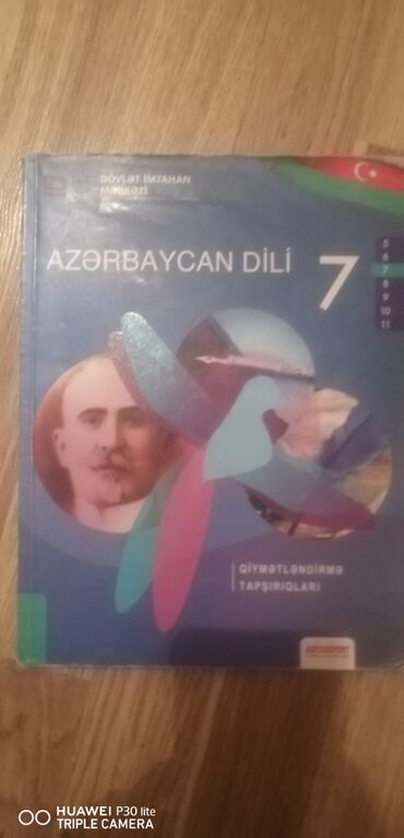 al sat az: Təzədir. Az işlənilib. Üstünə yazılmayıb. İçi təzədir 3 manat