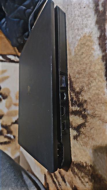 PS4 (Sony Playstation 4): Na prodaju PS4 Slim čipovan, u veoma dobrom stanju, potpuno ispravan — 10