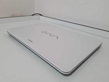 Laptop i Netbook računari: Sony Vaio Ekran:15.6" led Procesor: intel pentium 2117U 1.80ghz Ram
