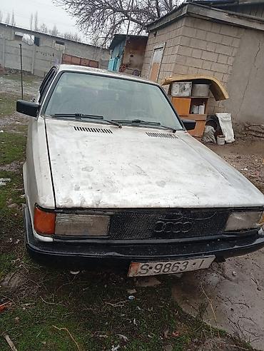 Audi: Audi 100: 1979 г., Седан — 1