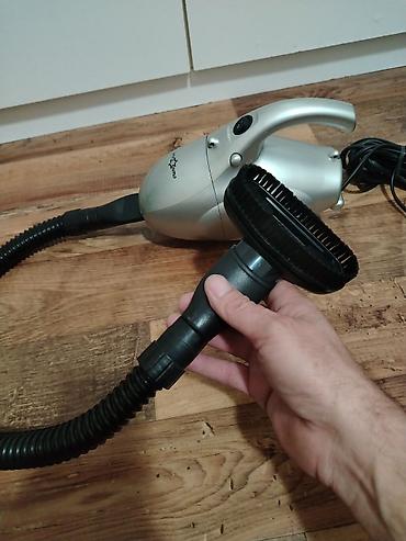 Ručni usisivači: Ručni električni usisivač – Candy Star (mrežni, sa dodacima) Opis: - — 11