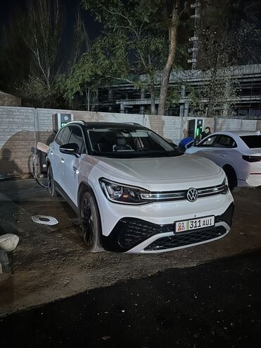 мини электромобиль: Продаю срочно Volkswagen ID 6 Цена:21.000$ Состояние идеальное