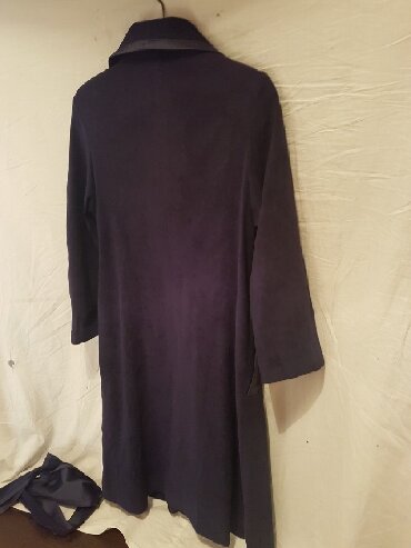 Paltolar: ● P L A Ş - Qadın üçün ● Italiya istehsalı. Ölçüsü - 48 - — 8