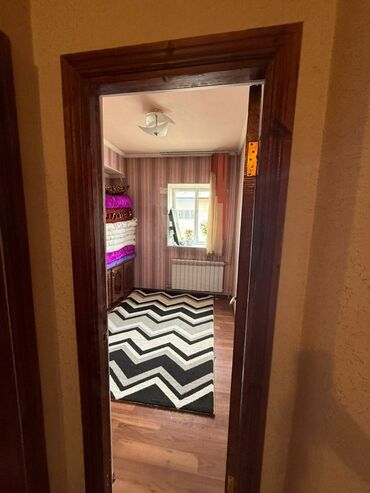 талас купи продай: 3 комнаты, 71 м², Индивидуалка, 3 этаж, Косметический ремонт