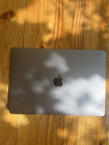 Apple MacBook: İşlənmiş Apple MacBook, 13.1 ", Apple M1, 256 GB