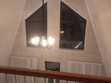 Bağ evlərinin kirayəsi: A-Frame üslublu bağ evi və həyət məkanı - Geniş, hasarlanmış həyət — 9