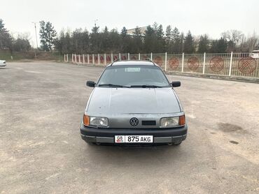 Volkswagen Passat: 1989 г., 1.8 л, Механика, Газ, Универсал