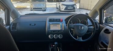 Honda: Honda Fit: 2003 г., 1.3 л, Вариатор, Бензин, Хэтчбэк