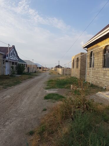 bine torpag: 2 sot, Tikinti, Maklerlər narahat etməsin, Bələdiyyə