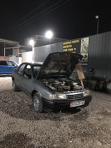 50 000: Opel Vectra: 1989 г., Механика, Бензин, Седан — 2