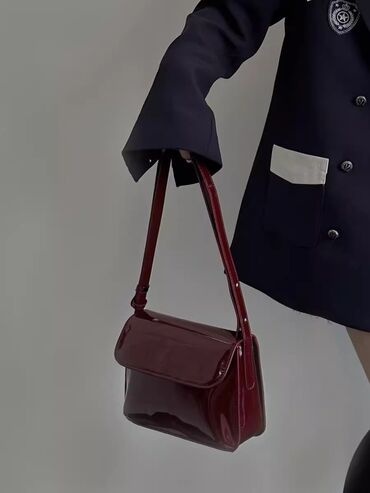 сумка дипломат: Популярная, молодежная, лакированная сумка вишнево-винного цвета