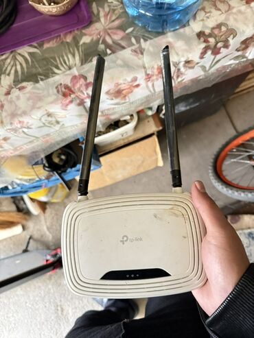 Masaüstü kompüterlər və iş stansiyaları: TP-Link Wi‑Fi router - Brend/model: TP-Link (şəkildəki klassik 2