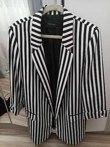 qara pencek: Zara Basic qadın blazer ceket - Rəng və naxış: qara–ağ şaquli zolaqlı — 2