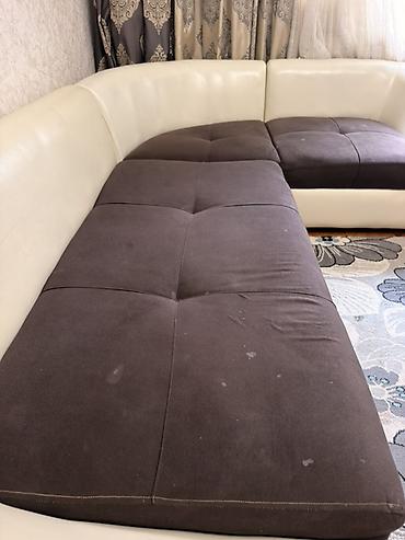 tuk yastiqlar: Künc divan, İşlənmiş, Açılmayan, Bazasız, Dəri, Çatdırılma yoxdur — 1
