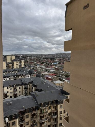 Giriş qapıları: Ev öz şəxsi evimdi, 0-dan özüm təmir eləmişəm. 85 % iş görülüb. Evin — 15