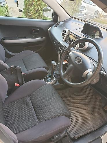 crown 2004: Toyota Ist: 2003 г., 1.3 л, Автомат, Бензин, Хэтчбэк — 5