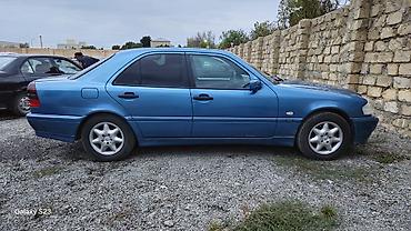 yol nisani: Mercedes-Benz C-Class sedan (W202) - Kuzov: 4 qapılı sedan, mavi rəng — 7