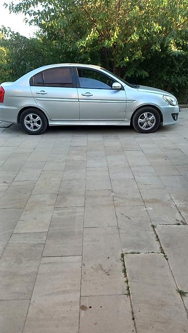 Hyundai: Hyundai Verna: 1.4 l | 2010 il Sedan — 1