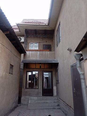 Продажа коттеджей и домов: Продается от собственника район Аламединский рынок 2этажный дом (201 — 7