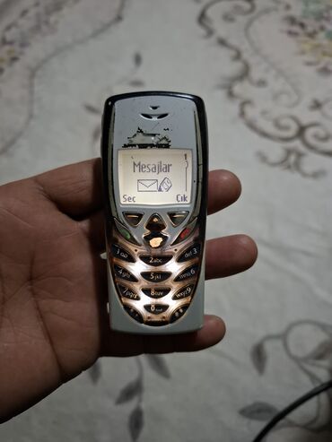 sezam telefonlar: Nokia 7610, 2 GB, rəng - Gümüşü, Düyməli