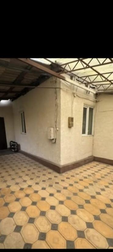 7 микрорайоне: 70 м², 4 комнаты, Восток-5 мкр — 7