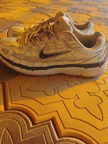 зип кофта: Мужские кроссовки, 38, Nike, Б/у, цвет - Белый, Самовывоз — 1