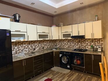 metbex esyalari: Metbex mebeli. 700azn. ölçü 3/3. üzerinde qaz moyka aspiratör verilir