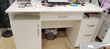 Sifarişlə yazı masaları: Стол в идеальном состоянии. 145*60*80. забирать с гарачухкр — 2