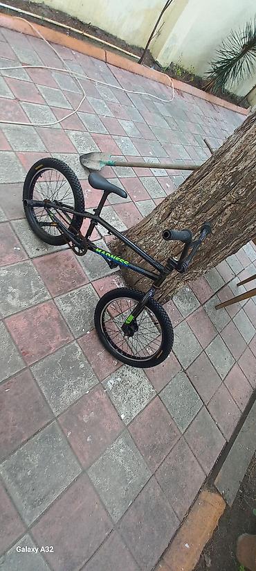 BMX tipli uşaqlar/yeniyetmələr üçün velosiped - Rəng: qara, yaşıl