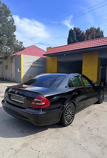 audi 2002: Mercedes-Benz E 220: 2.2 l | 2002 il Sedan — 3