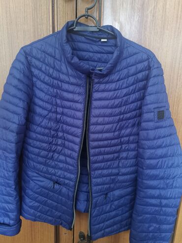 Пуховики и зимние куртки: Женская лёгкая курточка размер 44-46 цена 500 сом