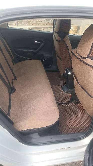 Volkswagen: Volkswagen Polo: 2010 г., 1.6 л, Механика, Бензин, Седан — 3