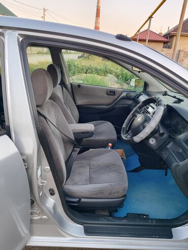 Honda: Honda Civic: 2000 г., 1.5 л, Вариатор, Бензин, Хэтчбэк